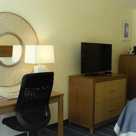 Days Inn By Wyndham Newark Wilmington Exteriör bild