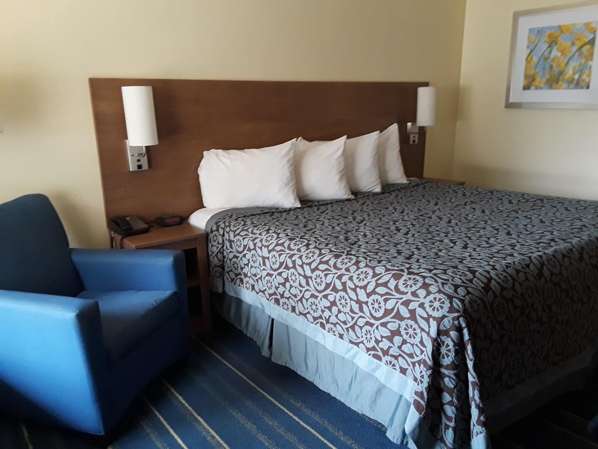Days Inn By Wyndham Newark Wilmington Exteriör bild