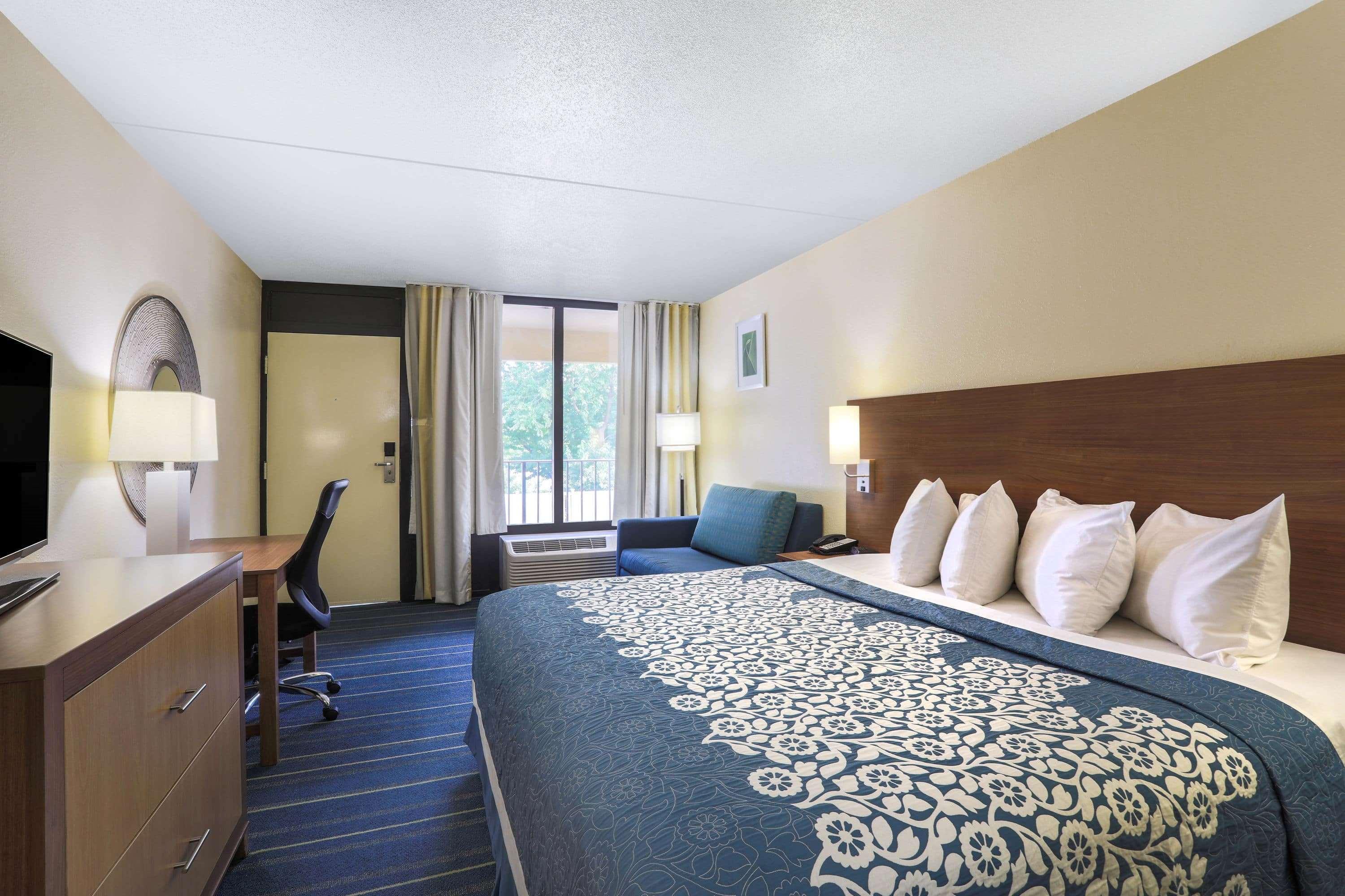 Days Inn By Wyndham Newark Wilmington Exteriör bild