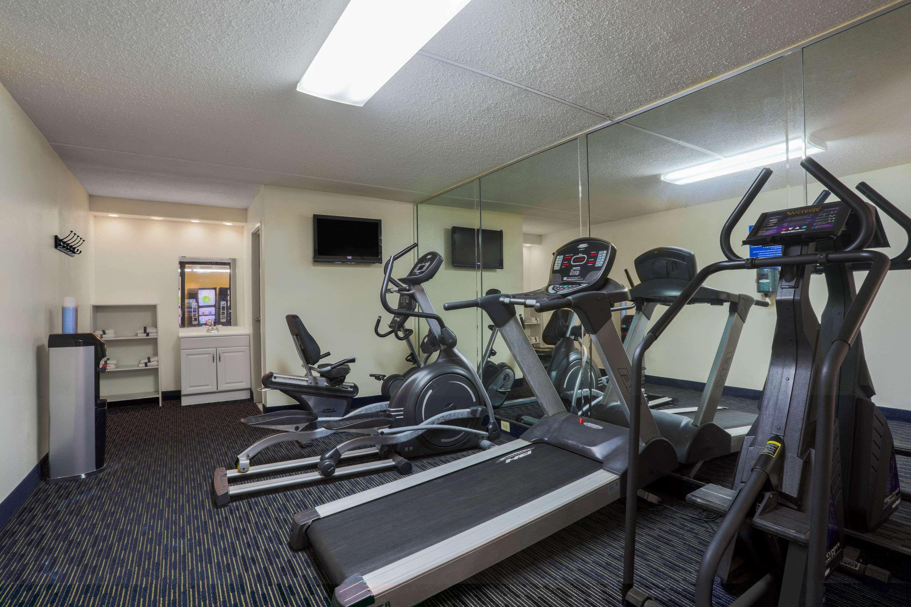 Days Inn By Wyndham Newark Wilmington Exteriör bild