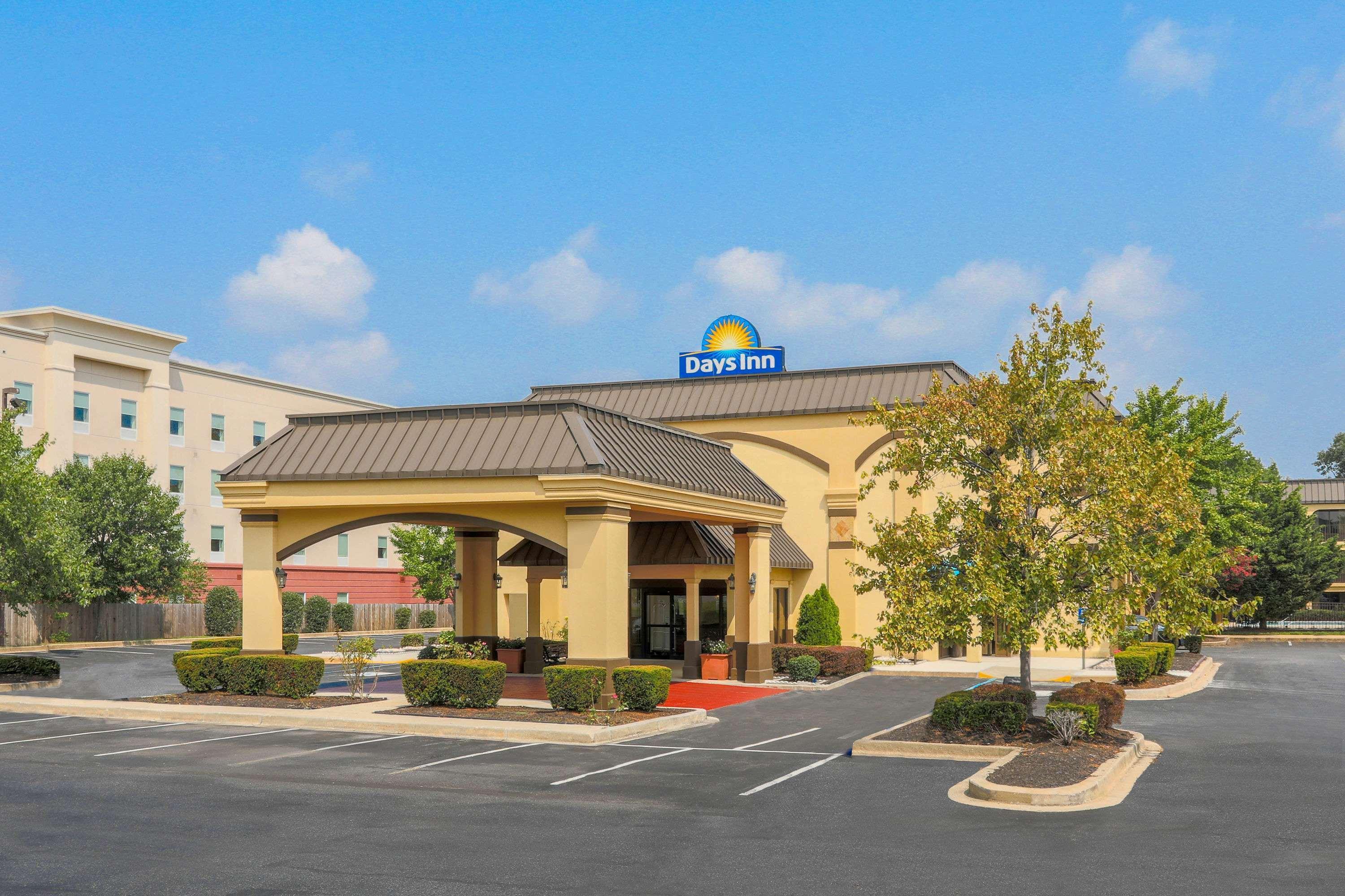 Days Inn By Wyndham Newark Wilmington Exteriör bild