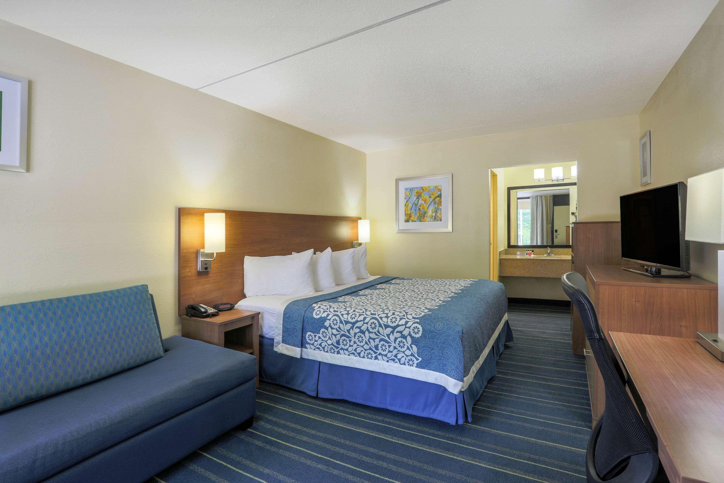Days Inn By Wyndham Newark Wilmington Exteriör bild