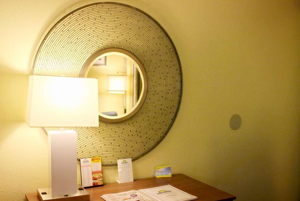 Days Inn By Wyndham Newark Wilmington Rum bild