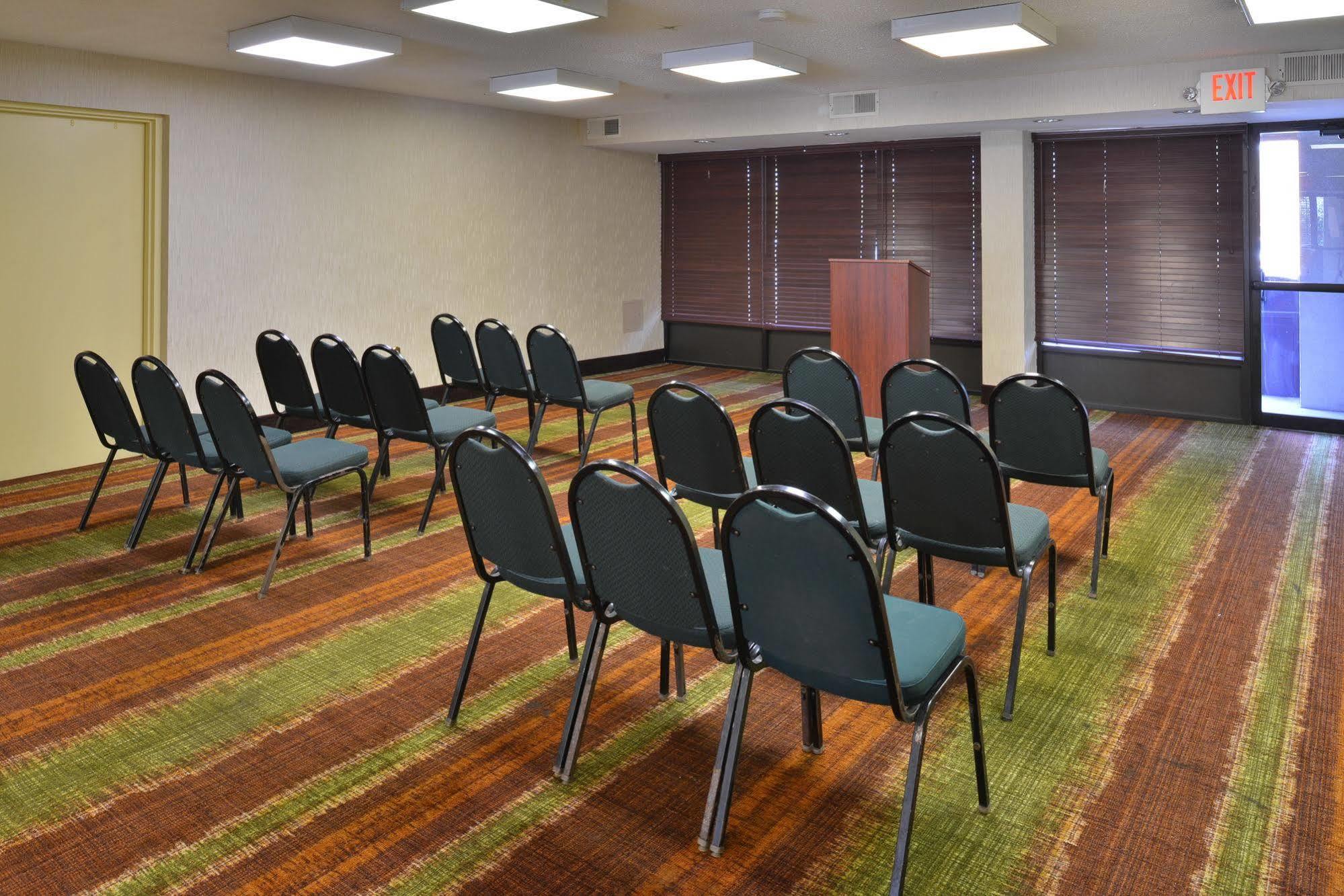 Days Inn By Wyndham Newark Wilmington Exteriör bild