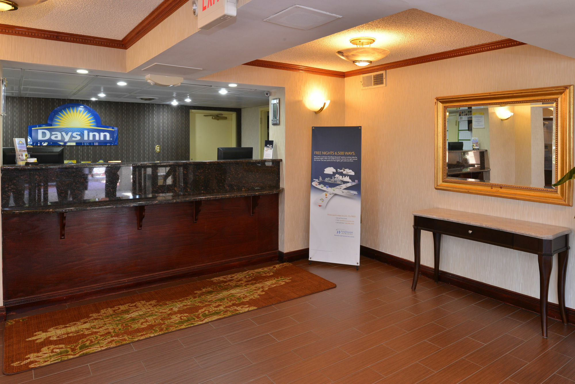 Days Inn By Wyndham Newark Wilmington Exteriör bild