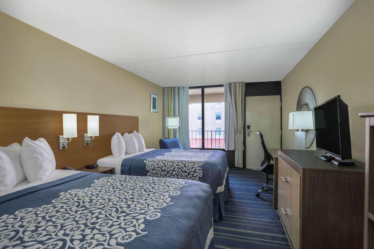 Days Inn By Wyndham Newark Wilmington Exteriör bild